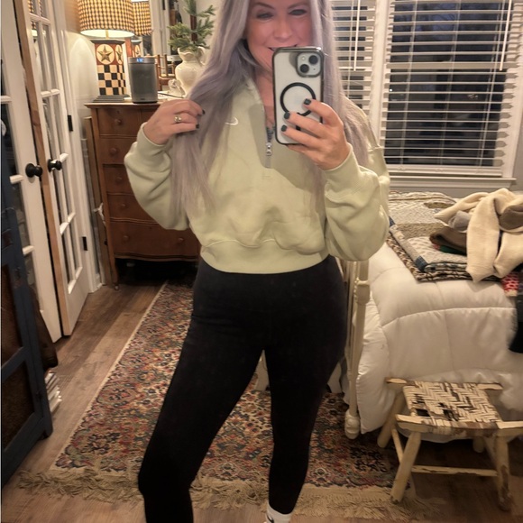 Nike zip Cropped Sweatshirt Womens XS Fit Green Long Sleeve - Picture 3 of 5